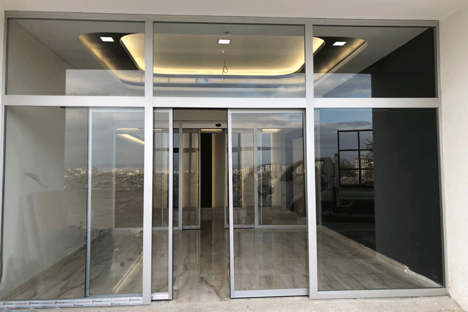 Aluminum joinery